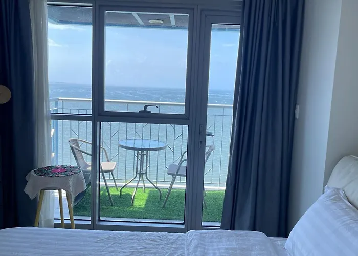 Apartment 2br Luxurious Ocean View, Close Okada, Solaire, Moa, Airport With Free Parking *